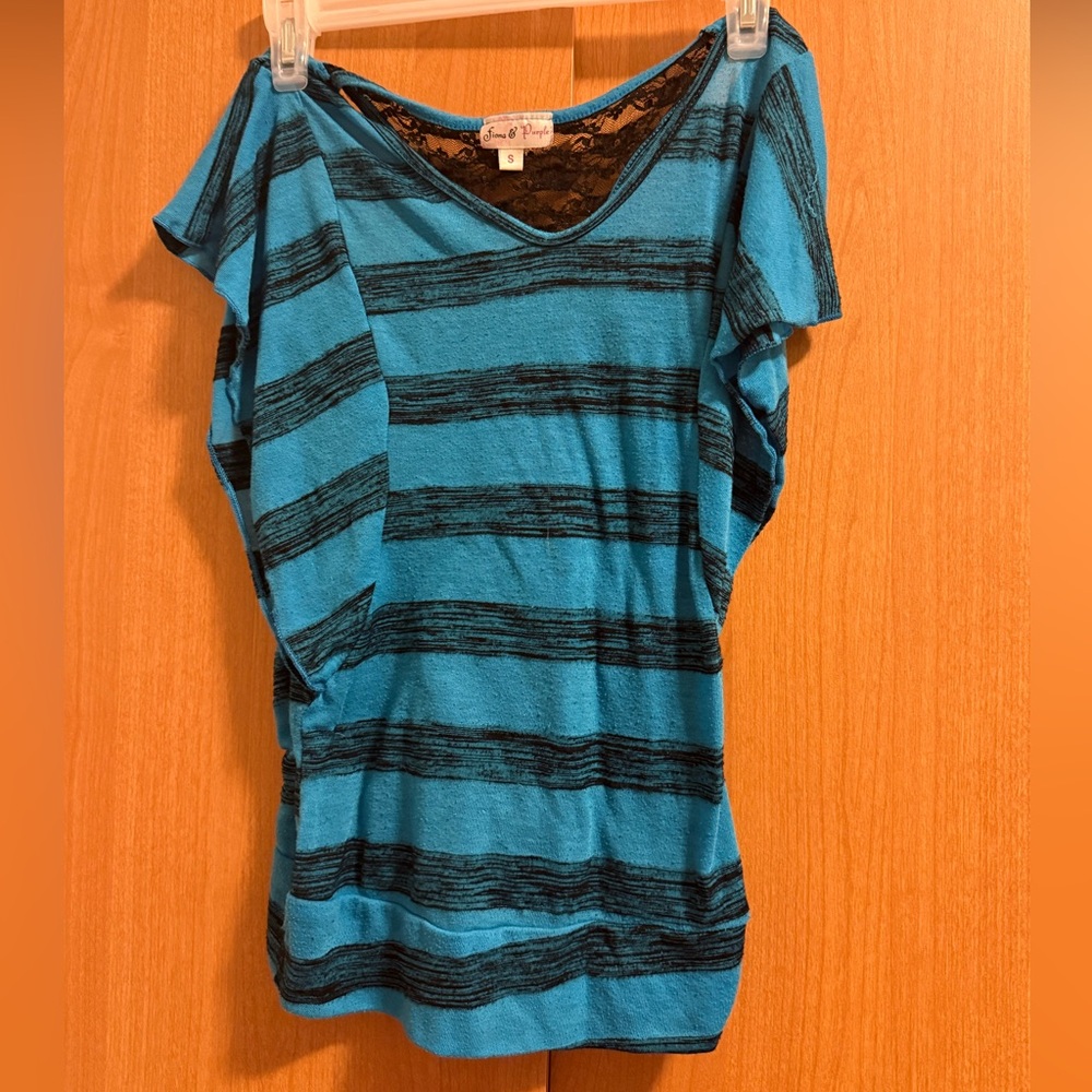 Small, blue/black stripped lace tshirt
